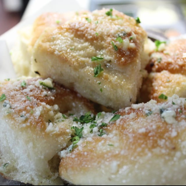 Full Dozen Garlic Rolls (12).